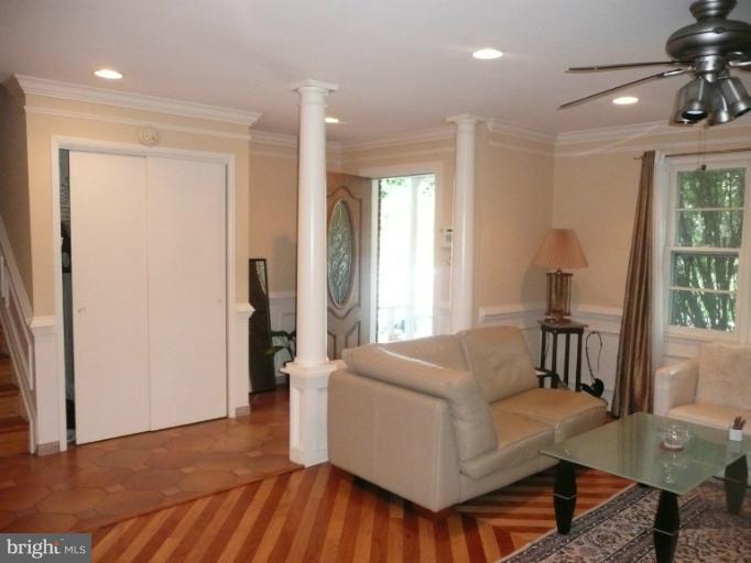 7411 Gary Street Springfield, VA 22150 - Photo 8 of 26 Family Room