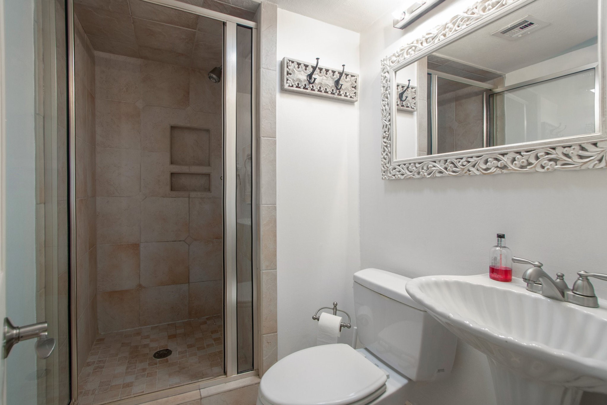 2522 Wordsworth Street Houston, TX 77030 - Photo 17 of 33 a bathroom with a sink and a toilet