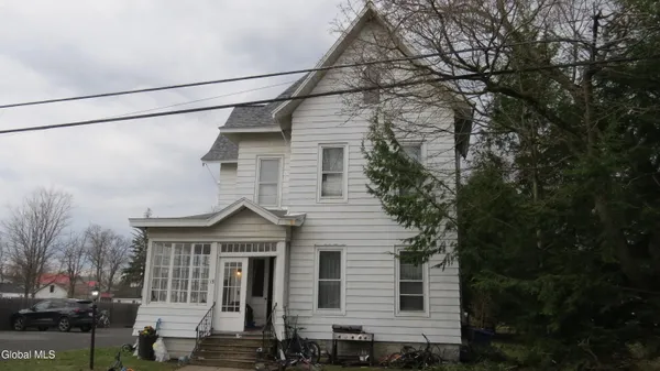 $250,000 | 15 1st Avenue, Broadalbin, NY 12025
