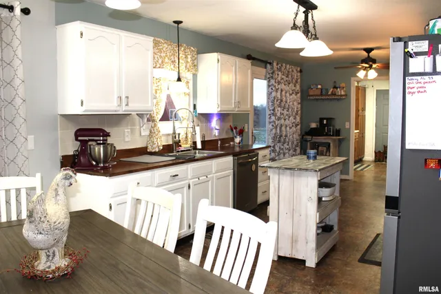 $334,000 | 4786 Keller Road, Iuka, IL 62849