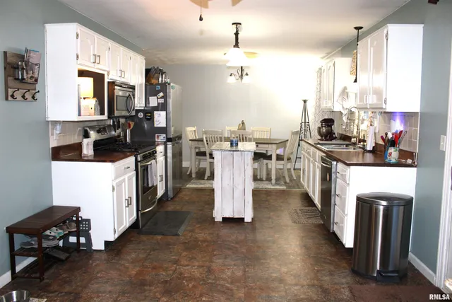 $334,000 | 4786 Keller Road, Iuka, IL 62849