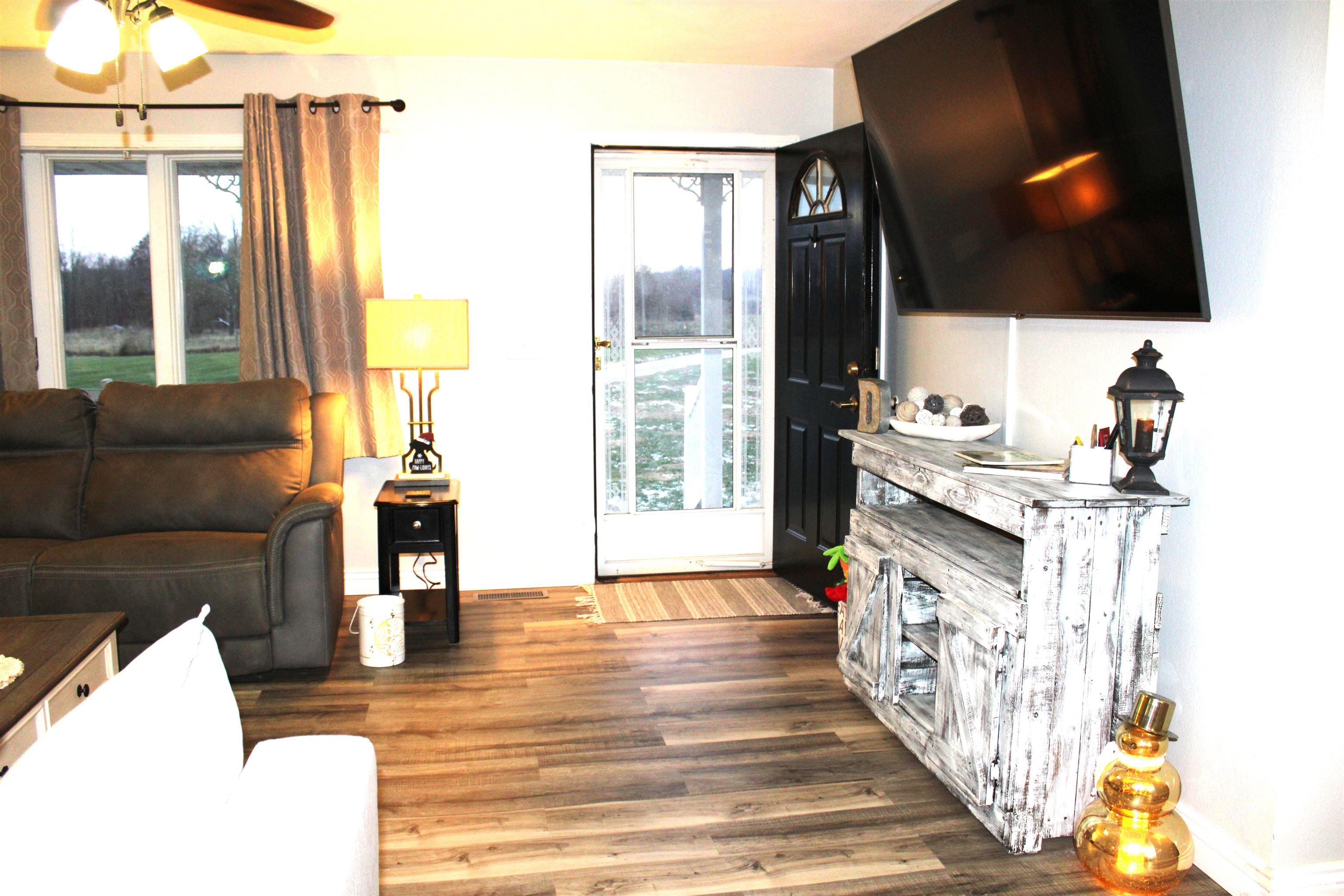 4786 Keller Road Iuka, IL 62849 - Photo 9 of 37