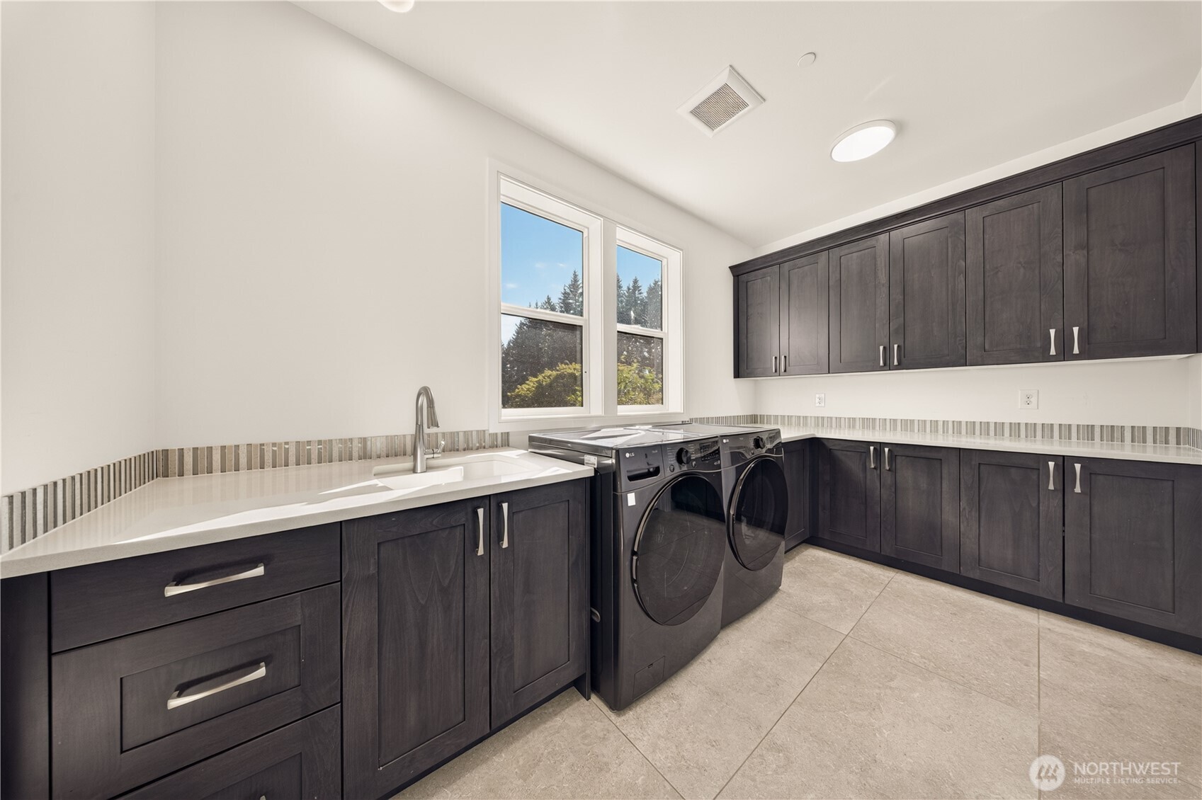 11302 152nd Avenue Southeast Renton, WA 98059 - Photo 30 of 39 Gallery Image 30