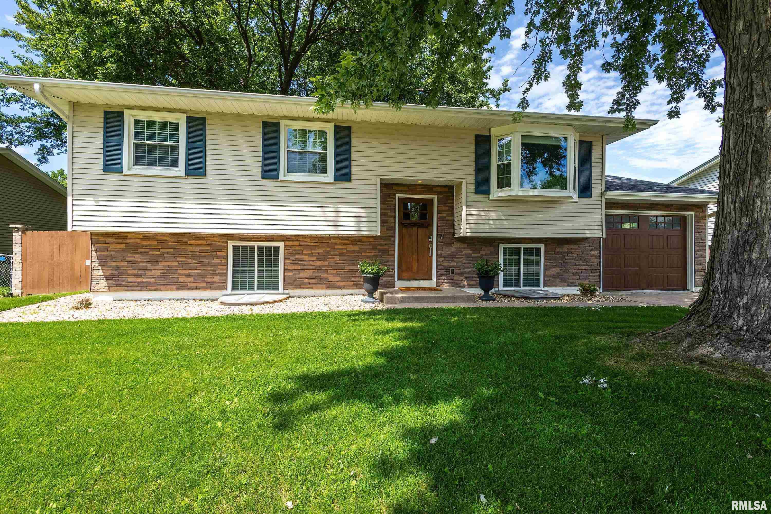 3216 Maplecrest Road Bettendorf, IA 52722 - Photo 1 of 33 Gallery Image 1