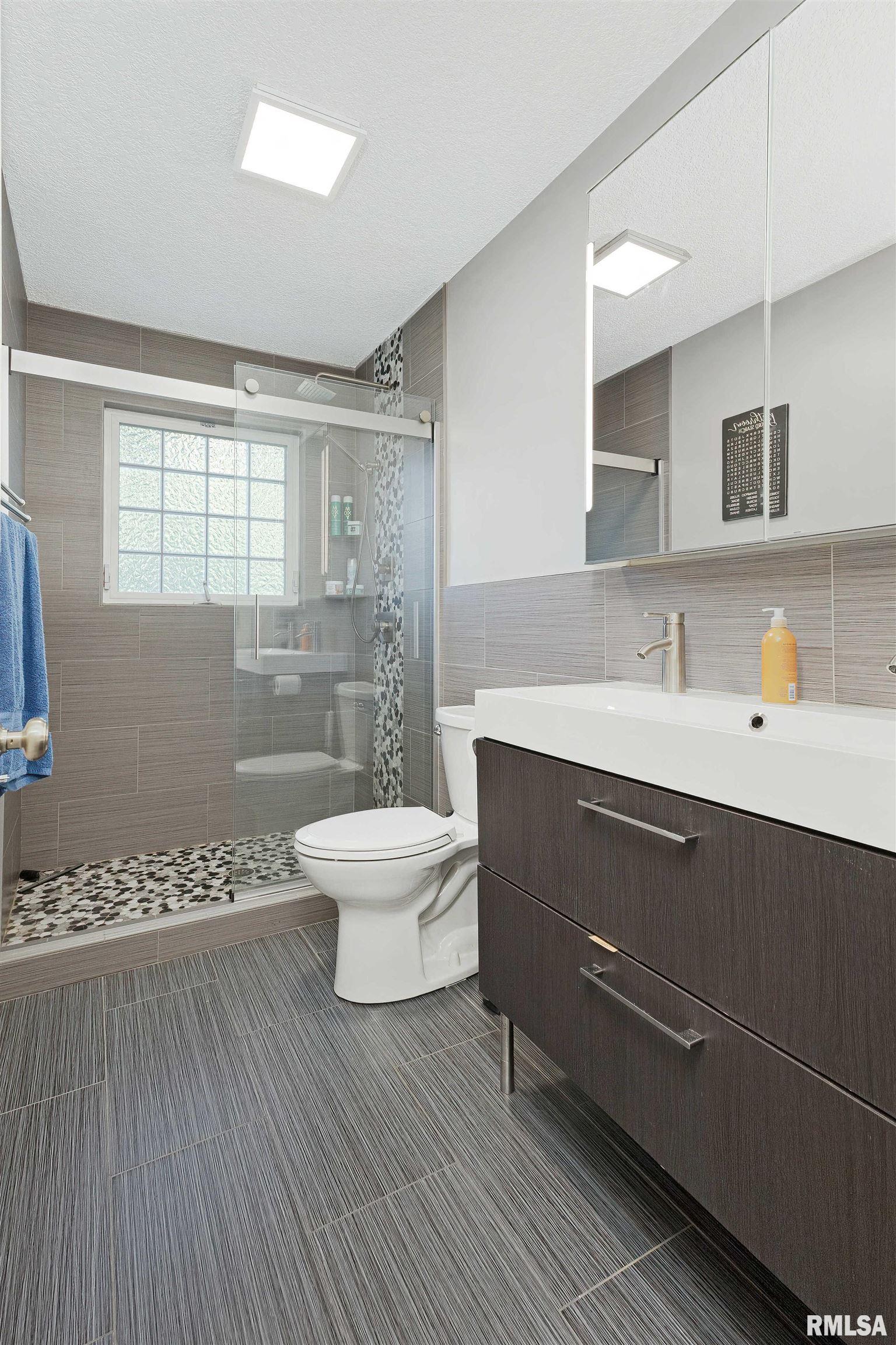 3216 Maplecrest Road Bettendorf, IA 52722 - Photo 14 of 33 Gallery Image 14