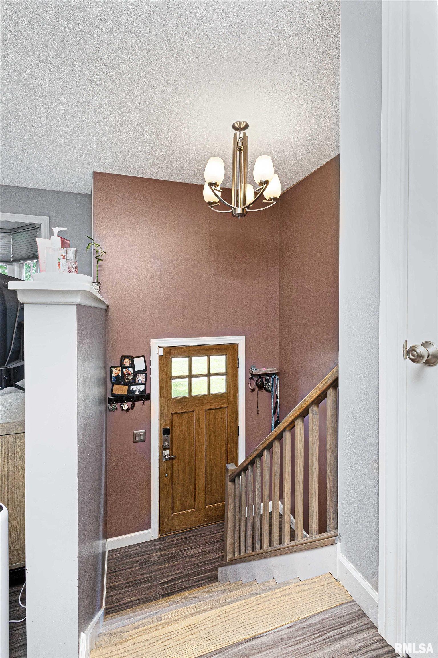 3216 Maplecrest Road Bettendorf, IA 52722 - Photo 4 of 33 Gallery Image 4