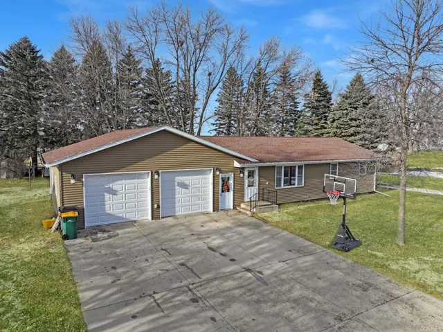$165,000 | 205 South Hubert Street, Ivanhoe, MN 56142