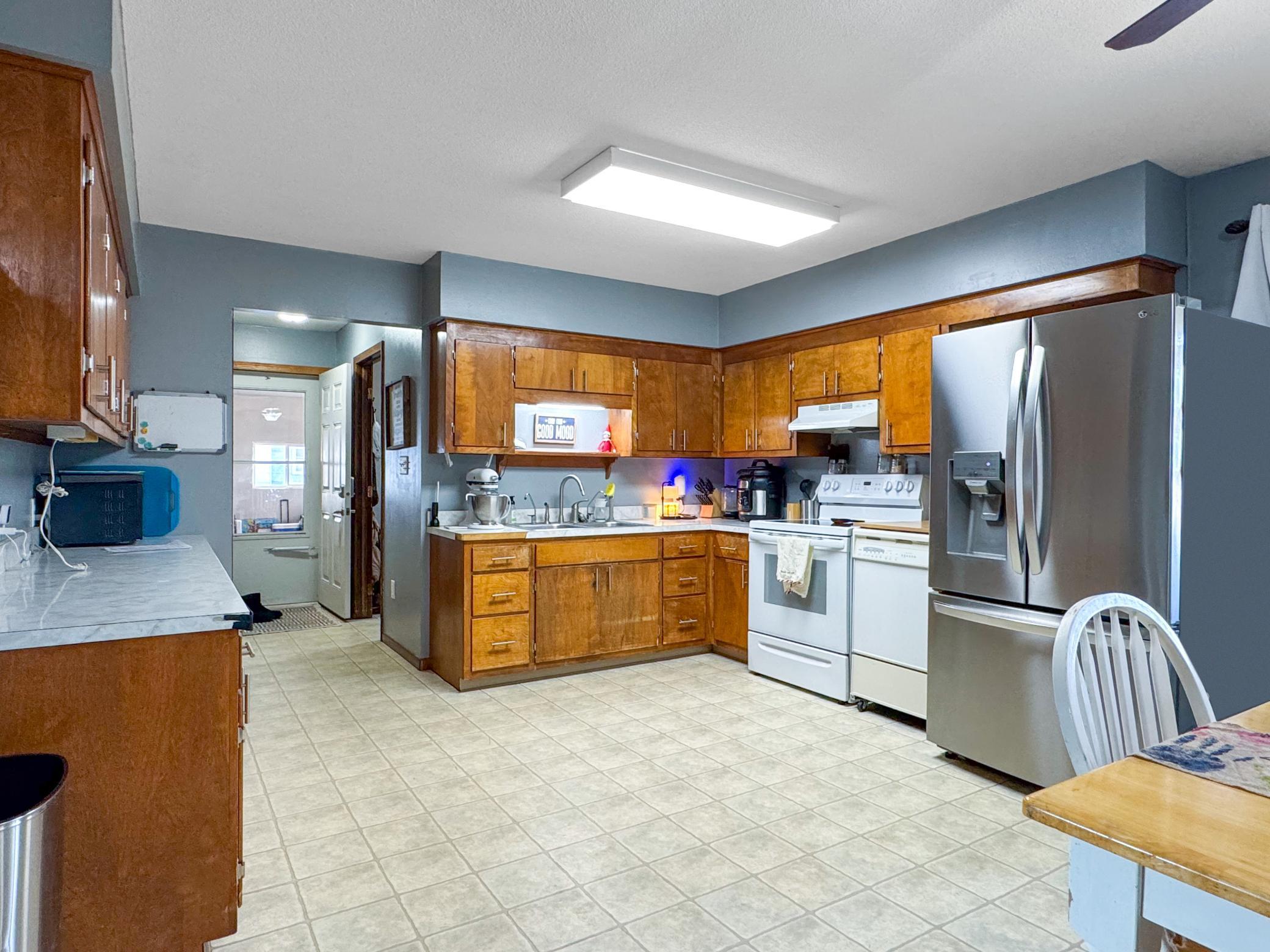 205 South Hubert Street Ivanhoe, MN 56142 - Photo 4 of 36