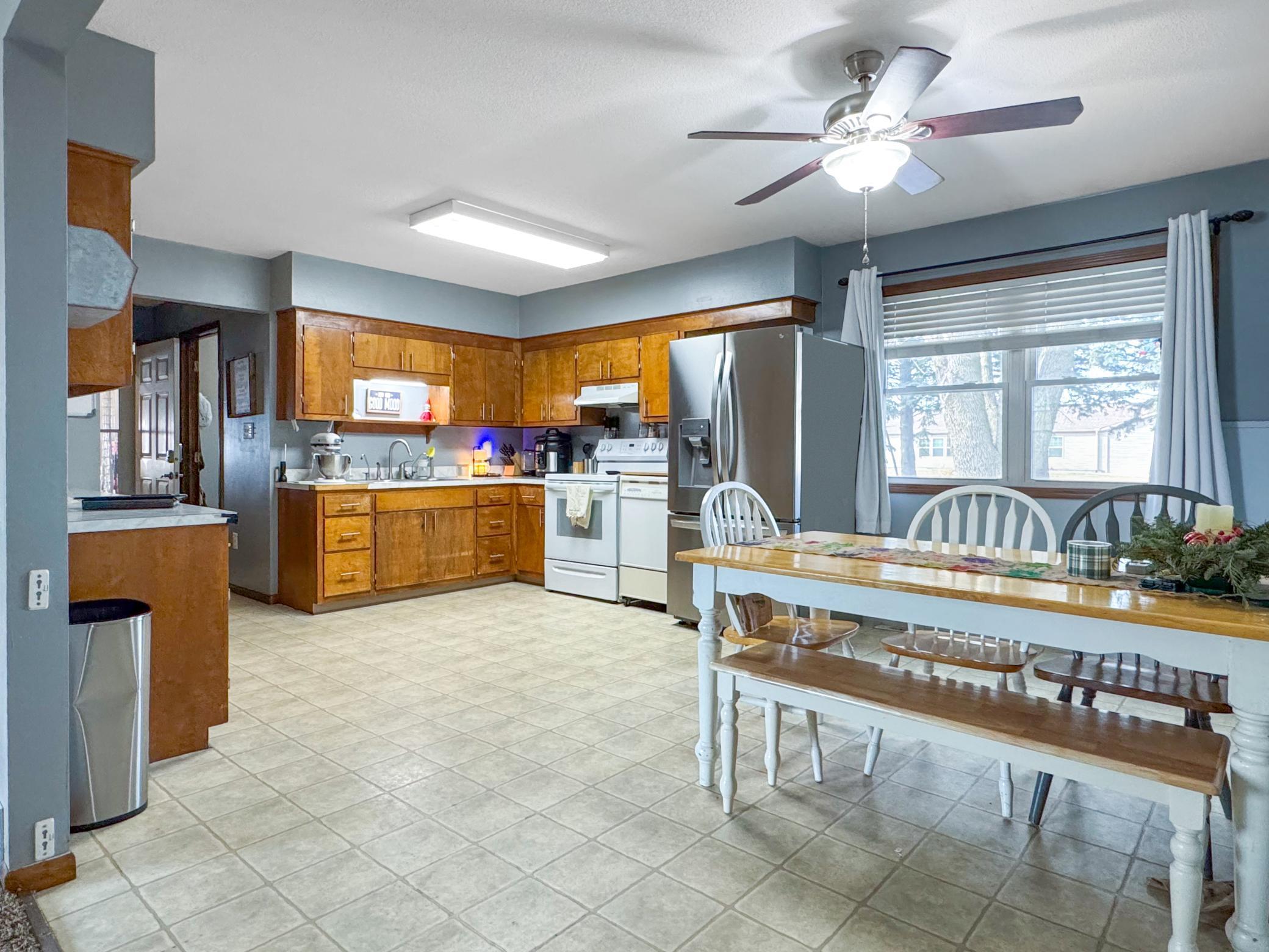 205 South Hubert Street Ivanhoe, MN 56142 - Photo 7 of 36