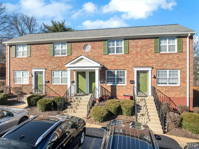 $172,000 | 1511 Swallow Drive, Brentwood, MO 63144