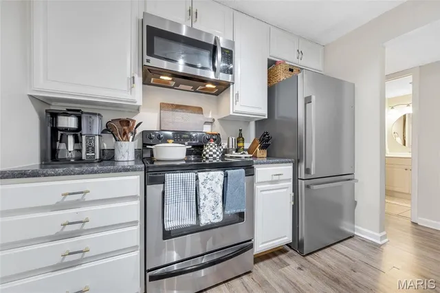 $172,000 | 1511 Swallow Drive, Brentwood, MO 63144