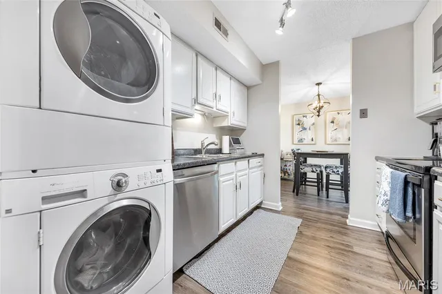 $172,000 | 1511 Swallow Drive, Brentwood, MO 63144