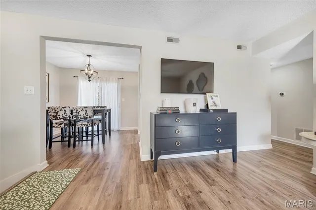 $172,000 | 1511 Swallow Drive, Brentwood, MO 63144