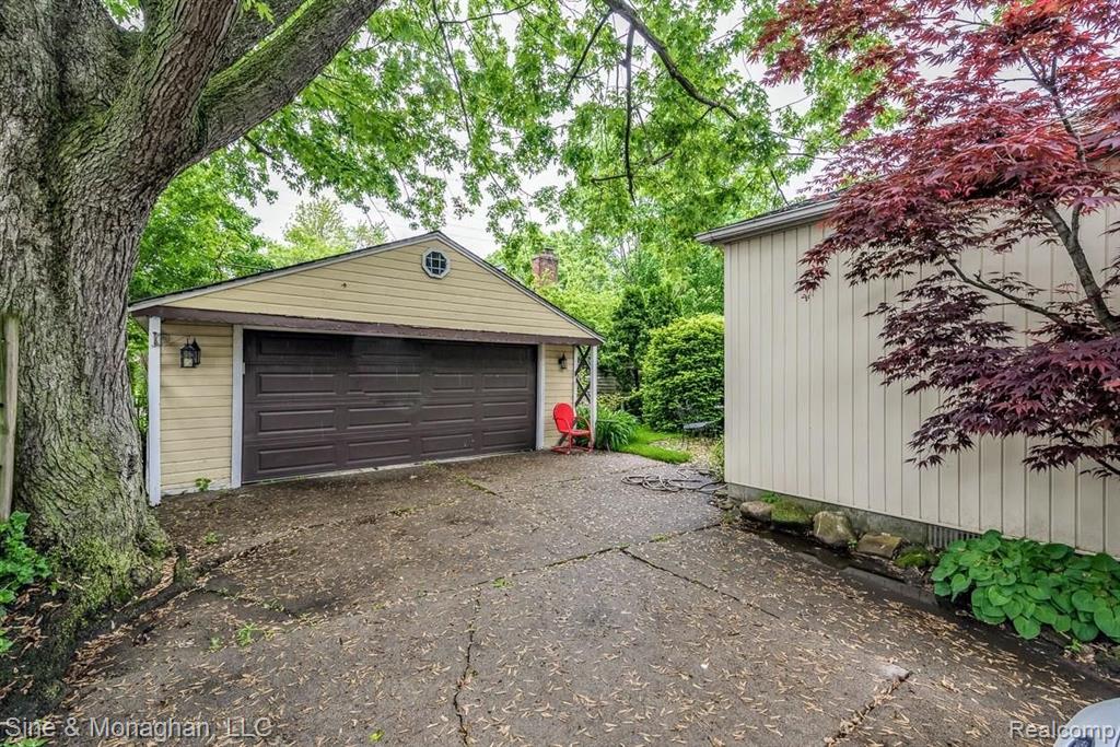 1432 Vernier Road Grosse Pointe Woods, MI 48236 - Photo 20 of 21