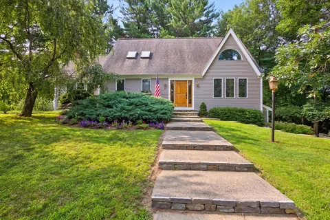 $945,000 | 5 Acorn Lane, Mattapoisett, MA 02739