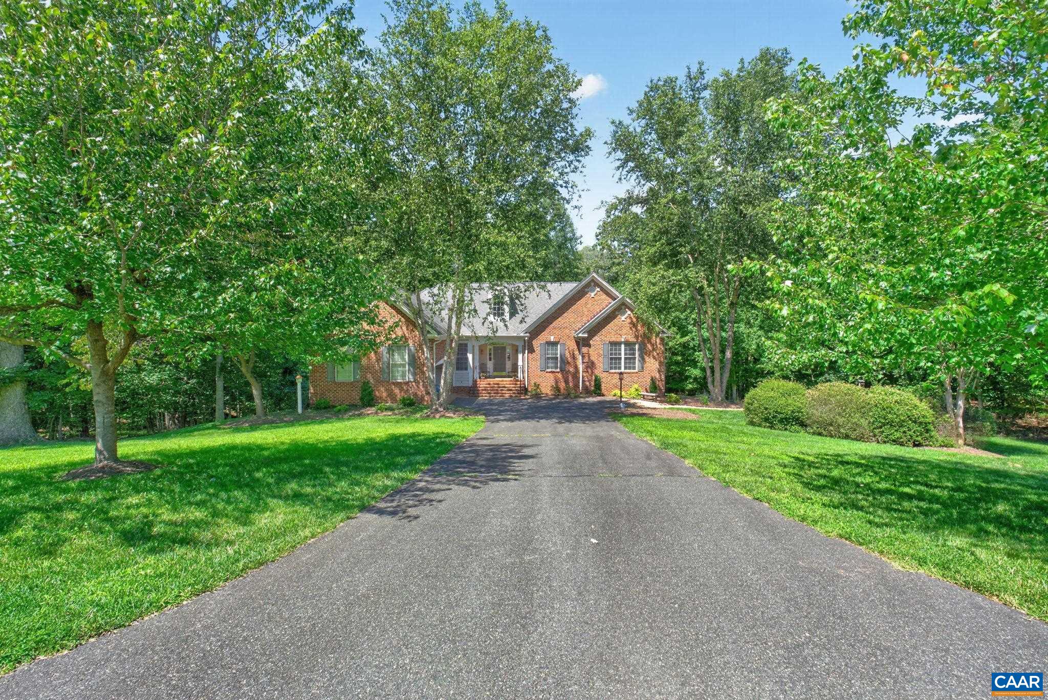1936 Bentivar Farm Road Charlottesville, VA 22911 - Photo 5 of 59 On-grade driveway
