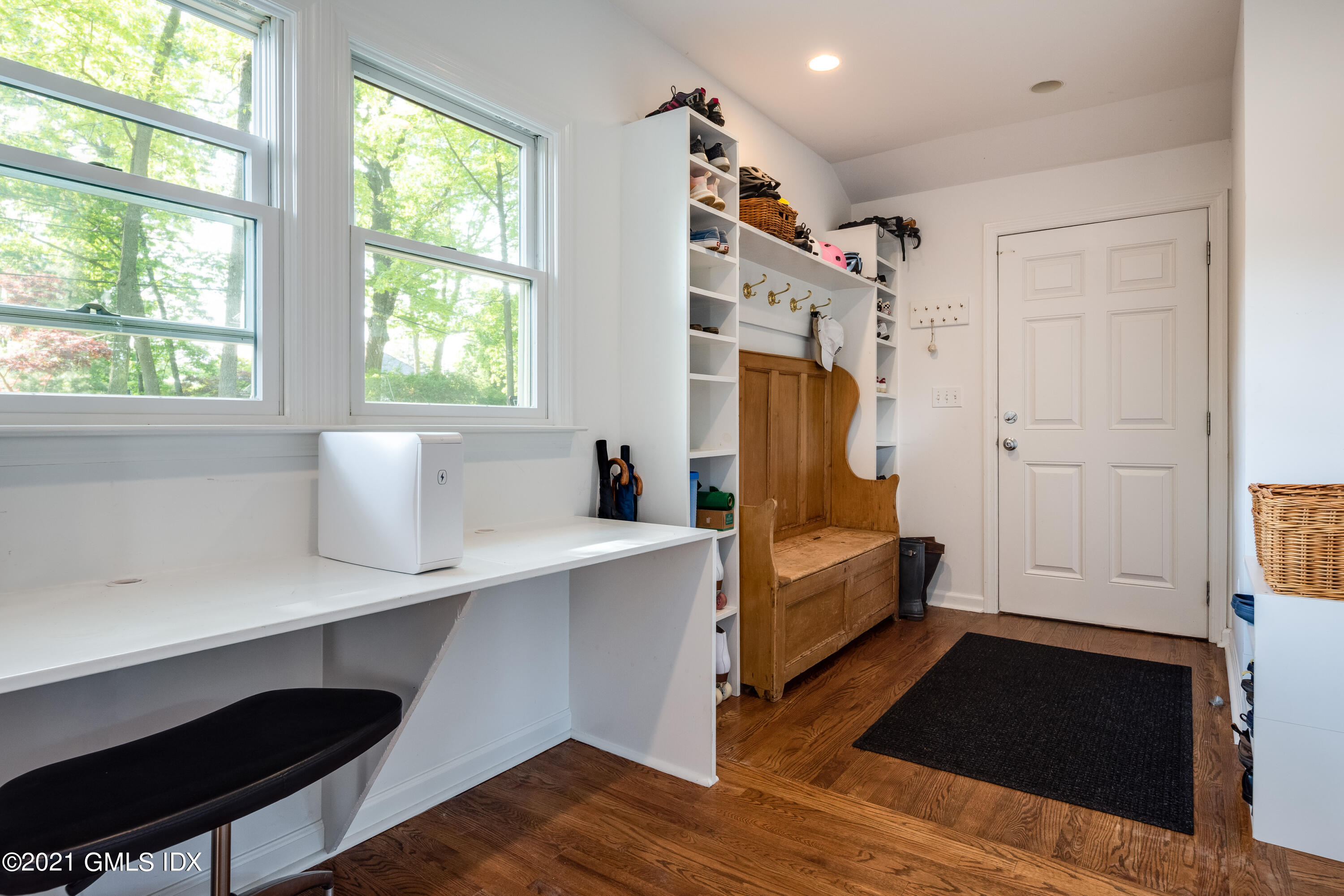 90 Oneida Drive Greenwich, CT 06830 - Photo 19 of 30 a bathroom with a sink a tub and shower