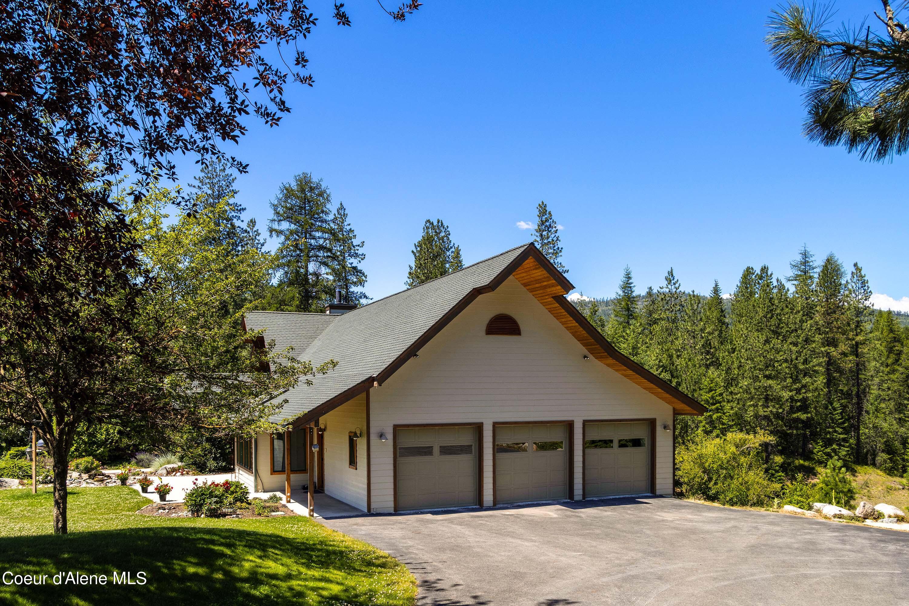 877 Heath Lake Road Sagle, ID 83860 - Photo 39 of 60 Three Car Garage