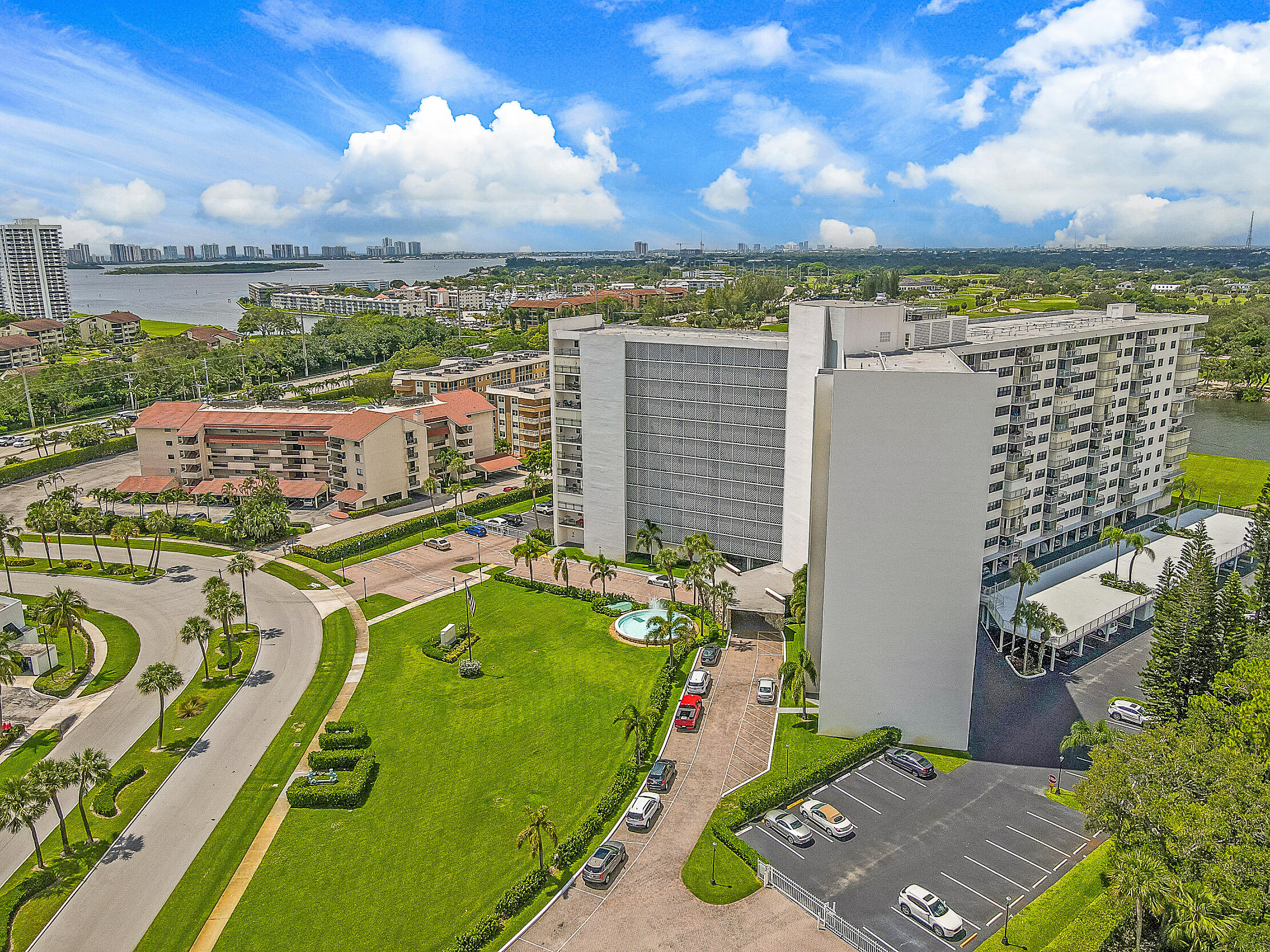 336 Golfview Road, Unit 711 North Palm Beach, FL 33408 - Photo 25 of 38 Aerial