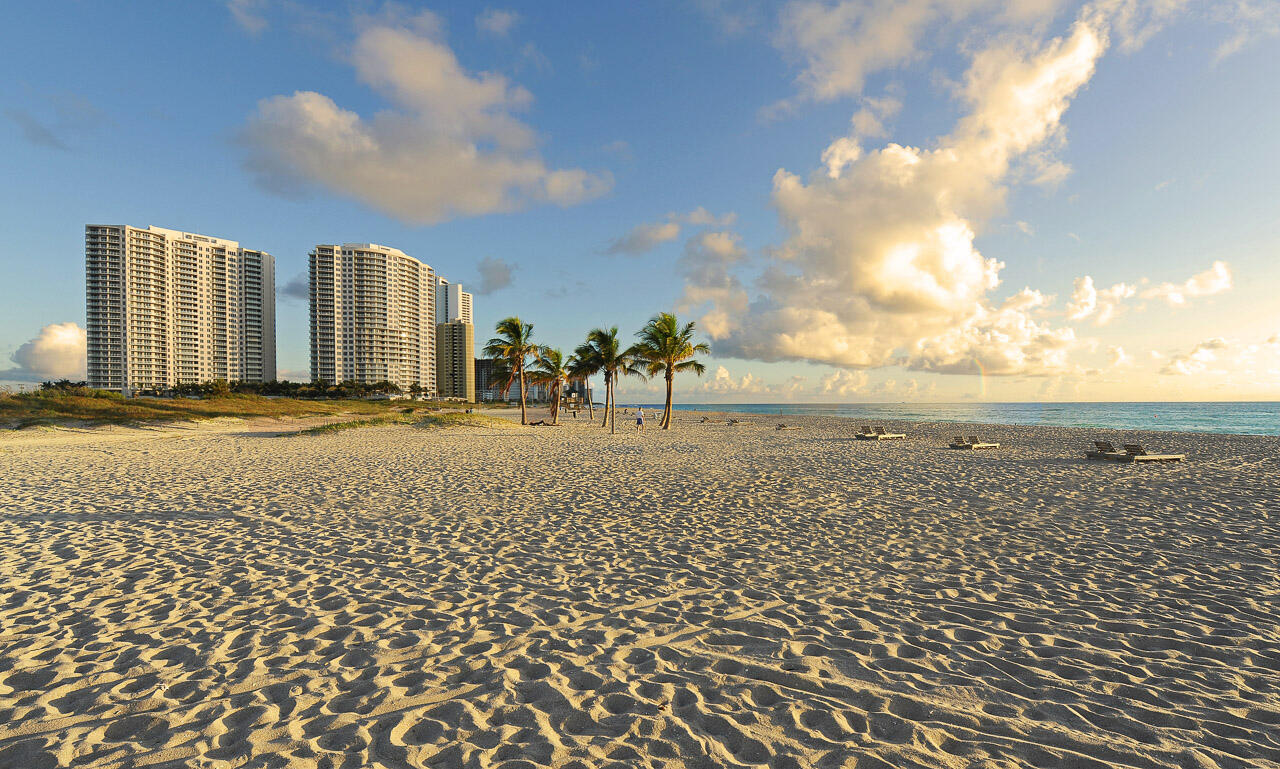 336 Golfview Road, Unit 711 North Palm Beach, FL 33408 - Photo 38 of 38 Singer Island Beach