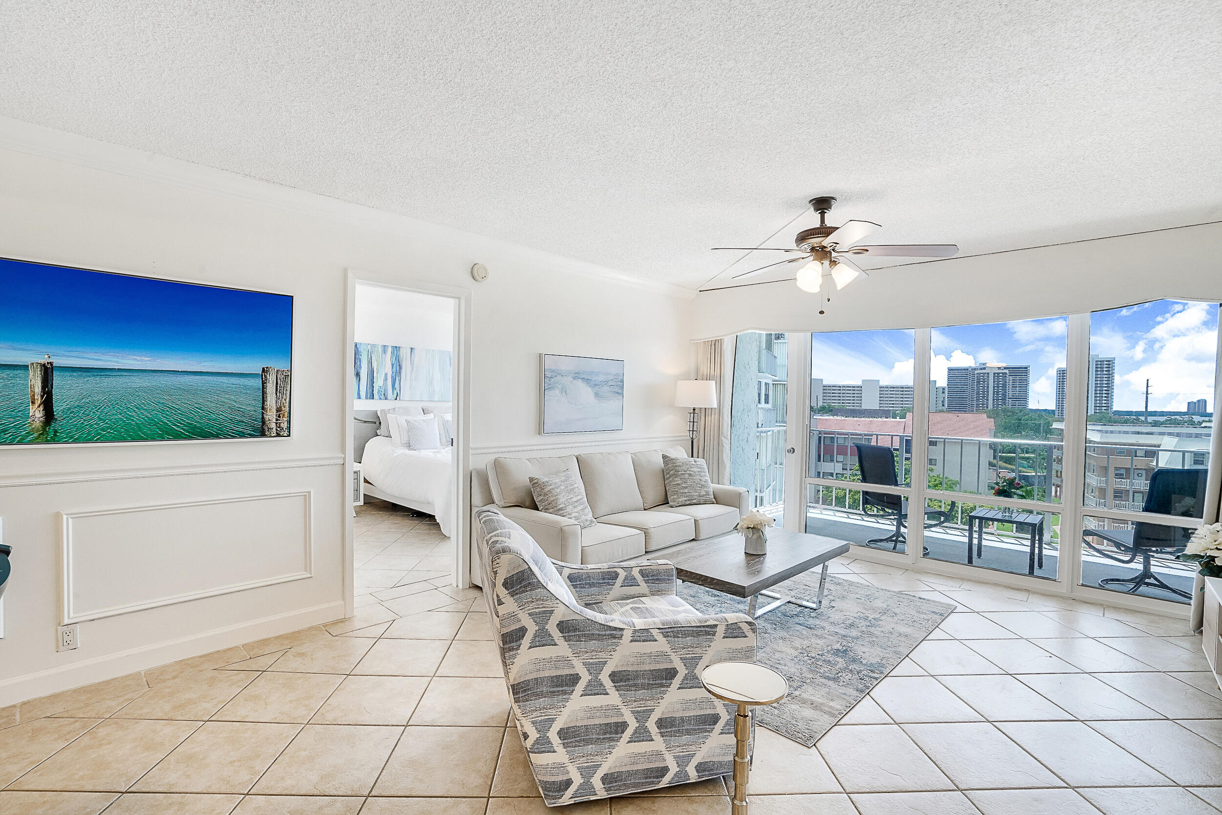 336 Golfview Road, Unit 711 North Palm Beach, FL 33408 - Photo 8 of 38 Living Room