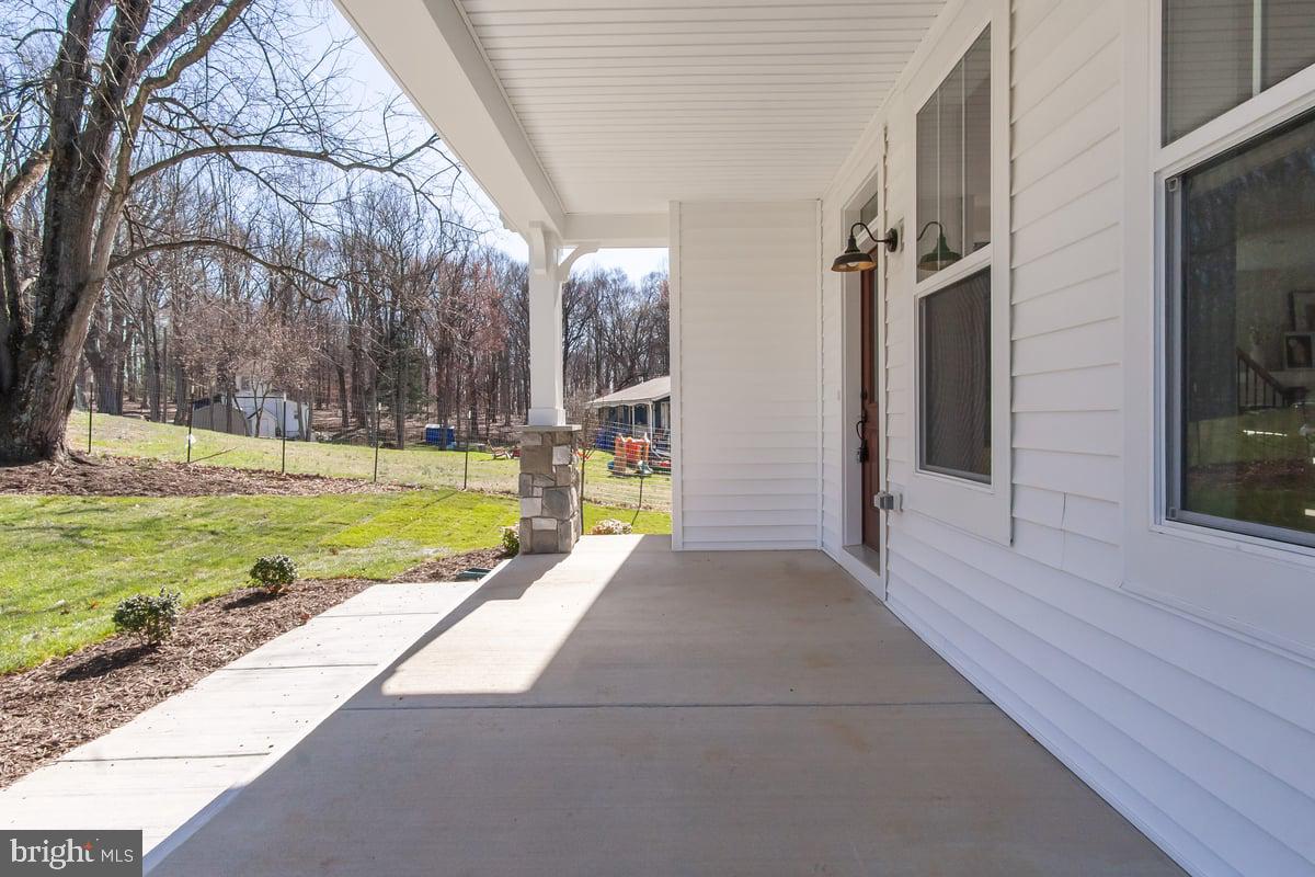 19538 Jerusalem Church Terrace Poolesville, MD 20837 - Photo 4 of 58