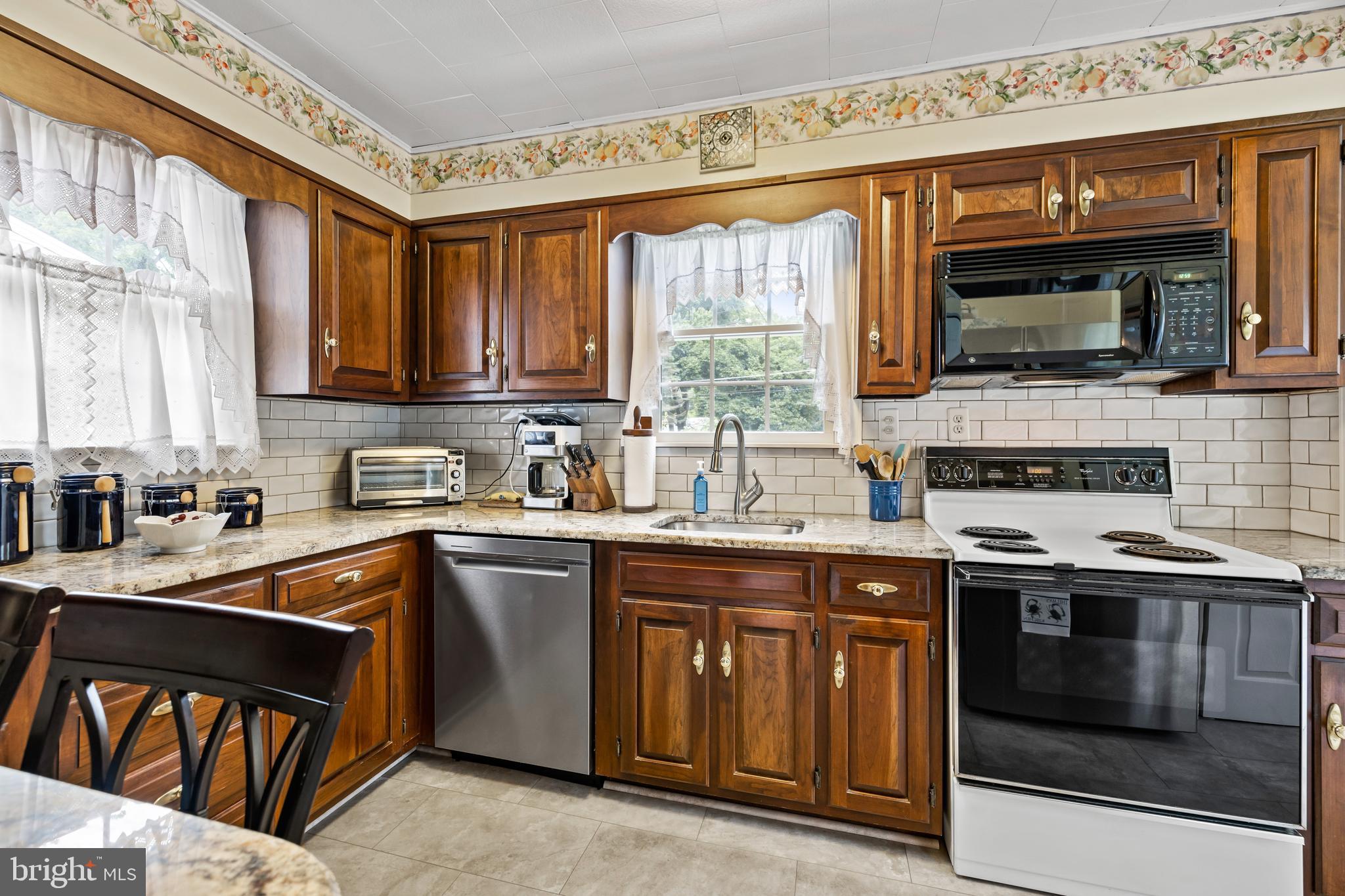 522 Holden Road Towson, MD 21286 - Photo 12 of 38 Kitchen
