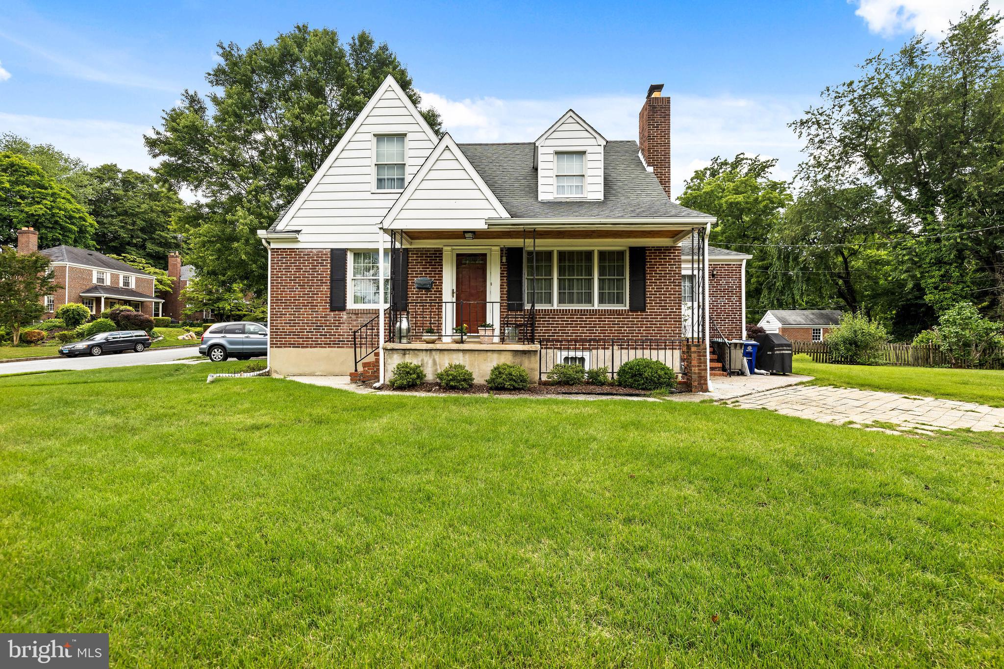 522 Holden Road Towson, MD 21286 - Photo 2 of 38 Brick Cape on corner lot