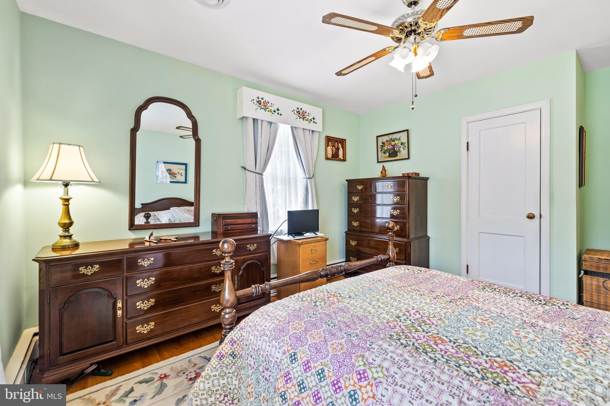 522 Holden Road Towson, MD 21286 - Photo 22 of 38 Hardwood Floors