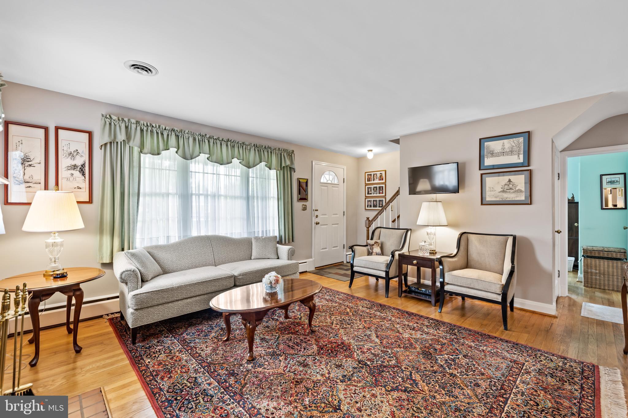 522 Holden Road Towson, MD 21286 - Photo 5 of 38 Large Picture Window