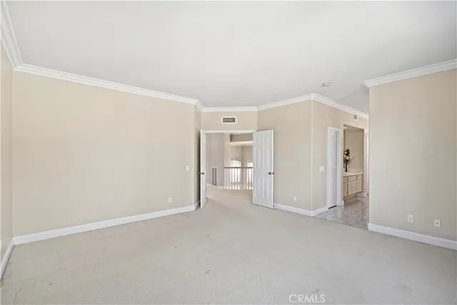 a view of empty room with window