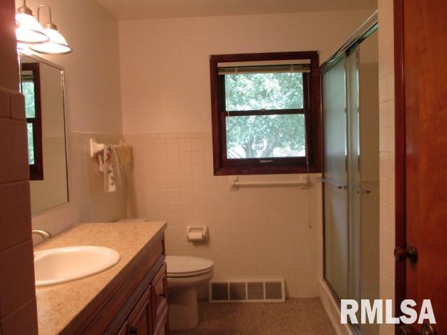 111 Locust Street Bennett, IA 52721 - Photo 8 of 11 Gallery Image 8