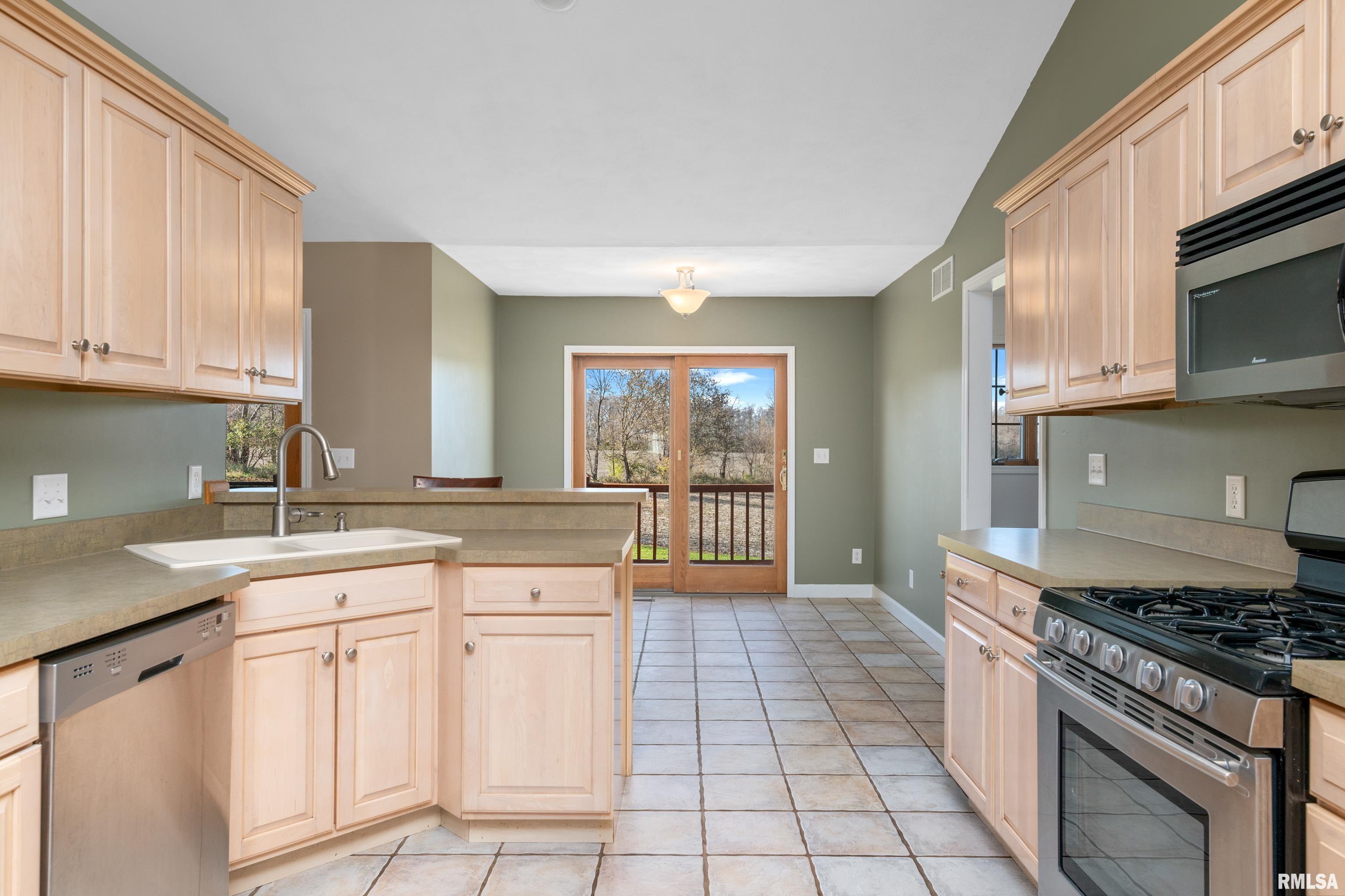 316 Swank Street Galva, IL 61434 - Photo 10 of 26