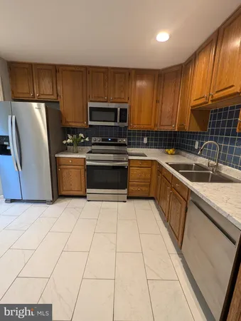 $2,995 | 19031 Gallop Drive, Germantown, MD 20874