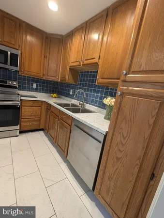 $2,995 | 19031 Gallop Drive, Germantown, MD 20874