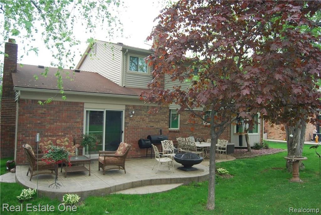 540 Rolling Green Circle Rochester Hills, MI 48309 - Photo 23 of 26