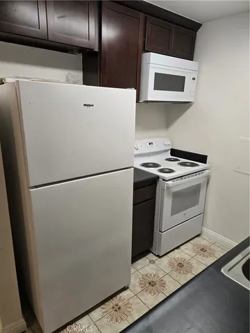 $2,000 | 5585 Pacific Coast Highway, Unit 115, Long Beach, CA 90804