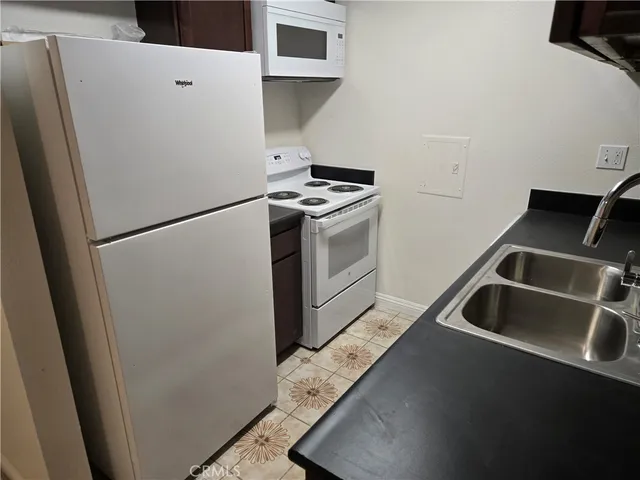 $2,000 | 5585 Pacific Coast Highway, Unit 115, Long Beach, CA 90804