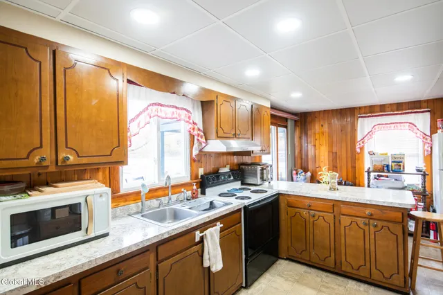 $249,900 | 298 Broadway, Fort Edward, NY 12828