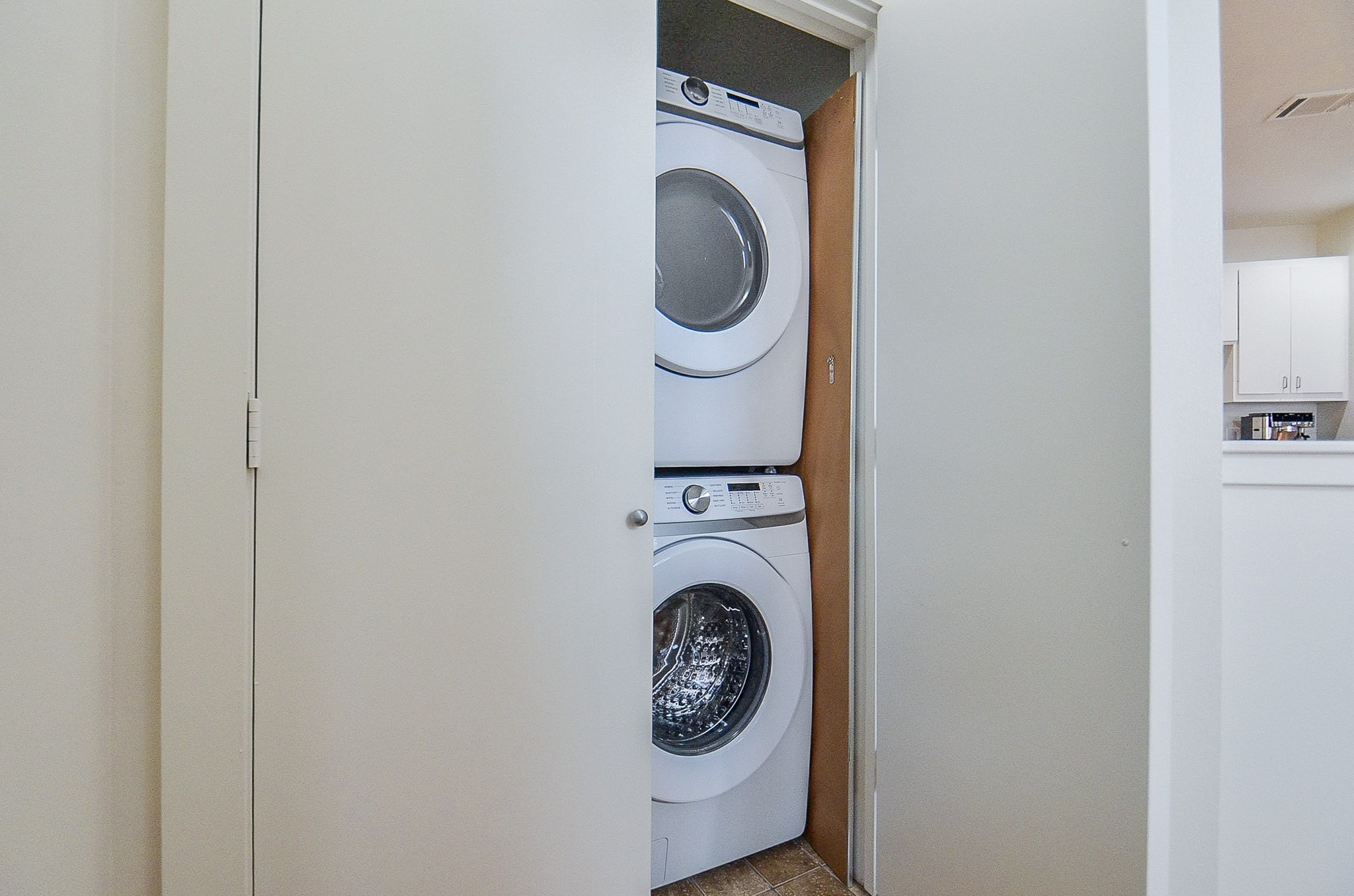 3413 Rolgom Pl Court Houston, TX 77021 - Photo 20 of 20 Stackable washer and dryer.