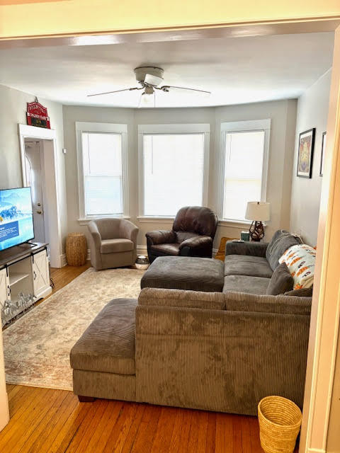 3610 North Wayne Avenue Chicago, IL 60613 - Photo 3 of 17