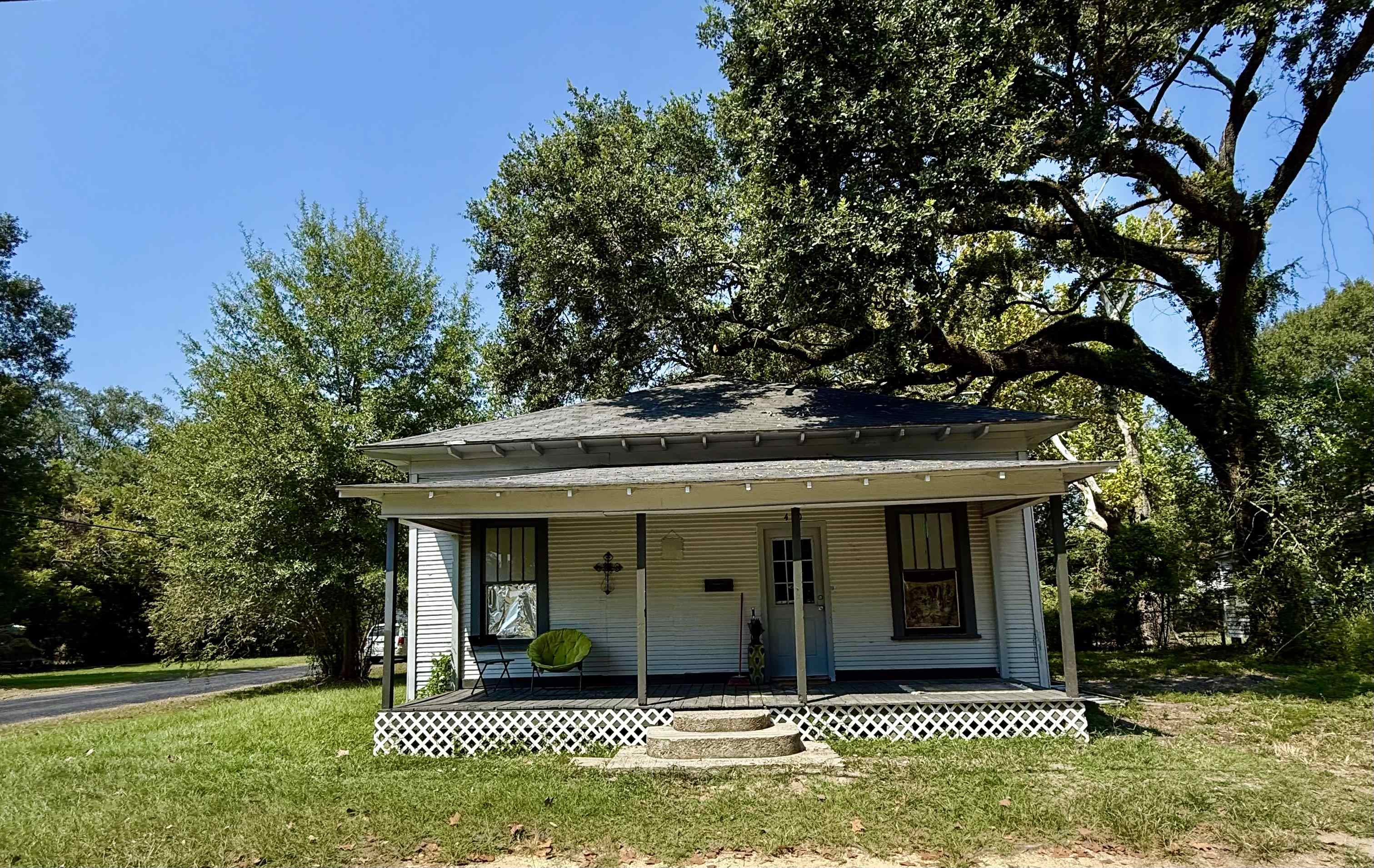 470 South 3rd Street Silsbee, TX 77656 - Photo 2 of 24