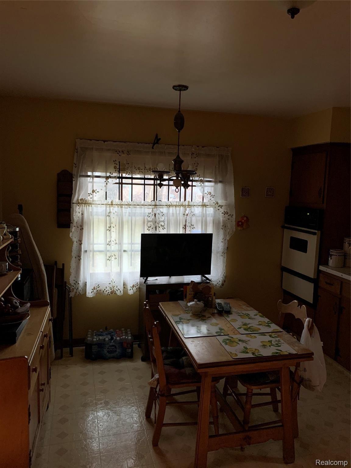 181 Riverside Drive Detroit, MI 48215 - Photo 10 of 10 23158DC6-7F8D-42C5-A746-ED8D69285B09.jpeg