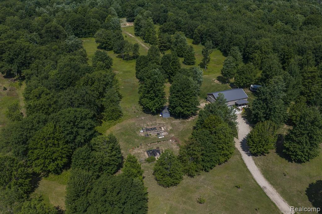 2418 South 41 Road Cadillac, MI 49601 - Photo 36 of 51