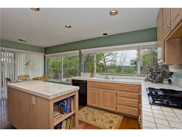 1764 Crystal Ridge Way Vista, CA 92081 - Photo 11 of 25 Gallery Image 11