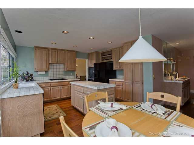 1764 Crystal Ridge Way Vista, CA 92081 - Photo 12 of 25 Gallery Image 12