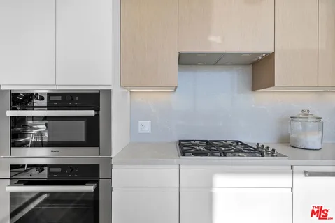 $6,800 | Undisclosed Address, Los Angeles, CA 90017