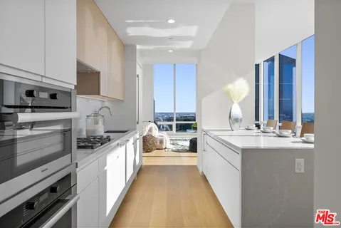 $6,800 | Undisclosed Address, Los Angeles, CA 90017