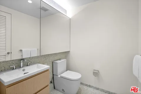 $6,800 | Undisclosed Address, Los Angeles, CA 90017