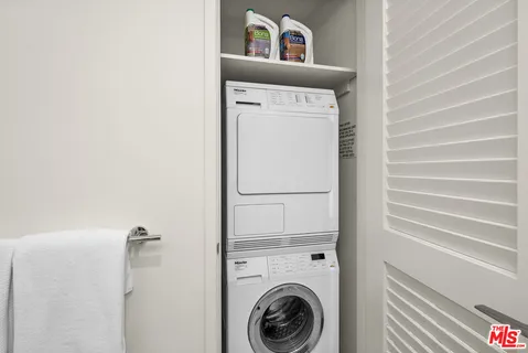 $6,800 | Undisclosed Address, Los Angeles, CA 90017